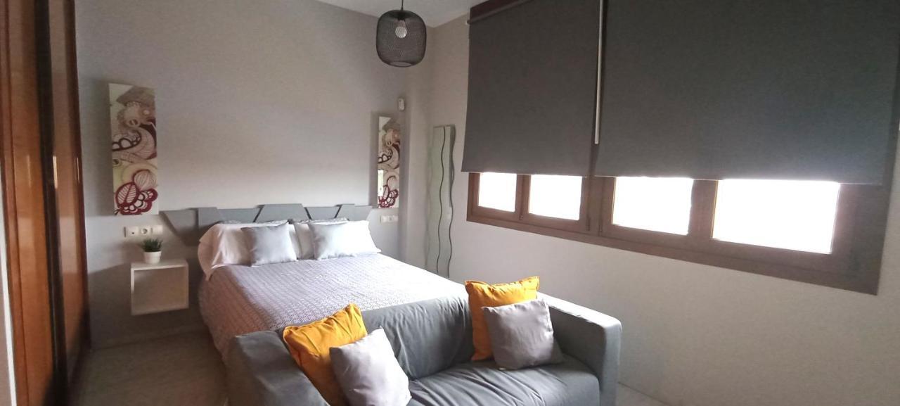 Apartamento Fibes Y Congresos Seville Luaran gambar