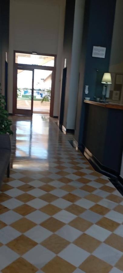Apartamento Fibes Y Congresos Seville Luaran gambar