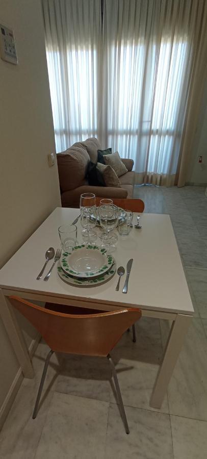 Apartamento Fibes Y Congresos Seville Luaran gambar